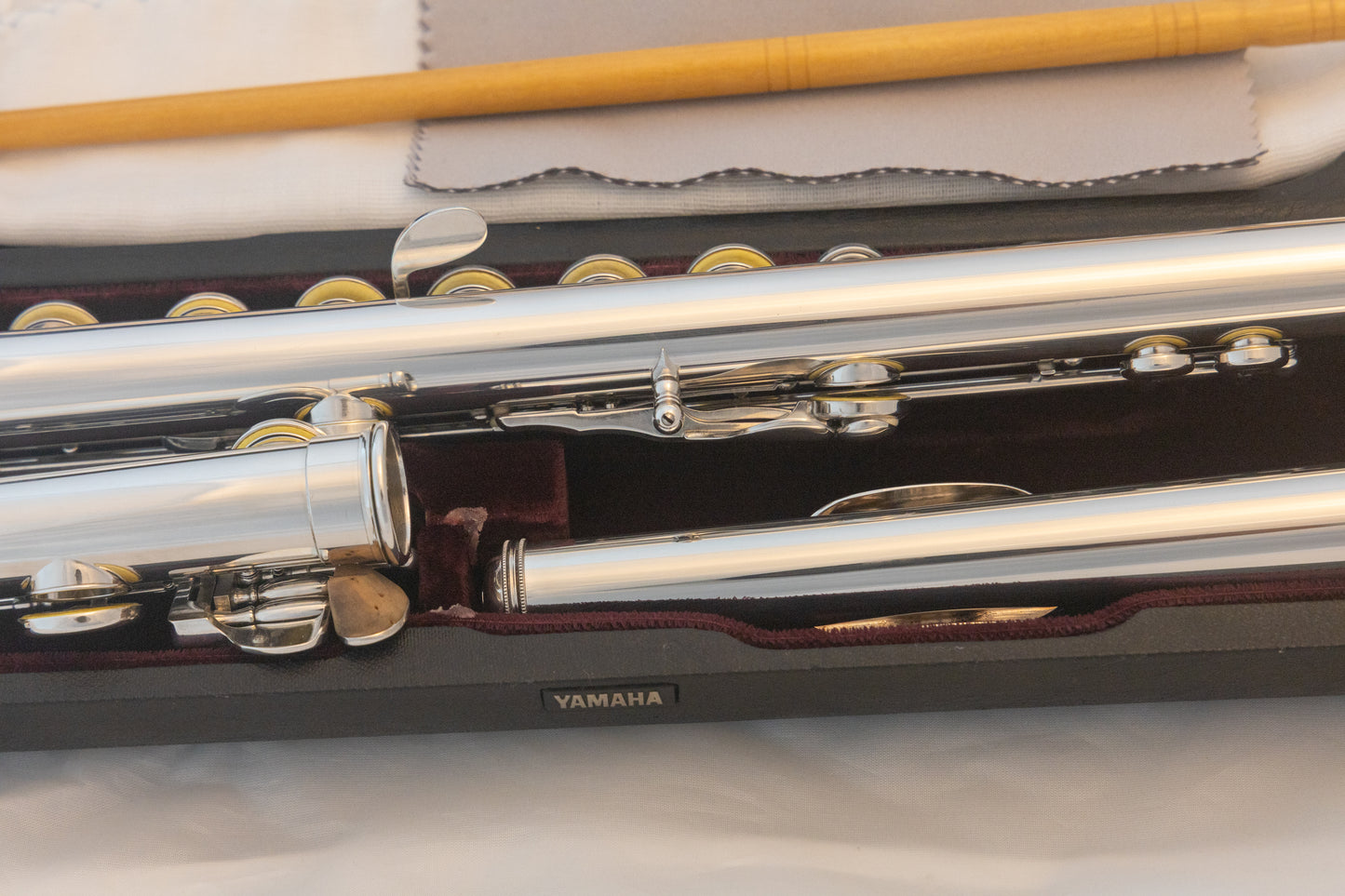 Yamaha YFL-684H (YFL-687H) All Silver Professional Flute *Open-hole *Inline-G *Low-B *Made in Japan *Cleaned & Serviced