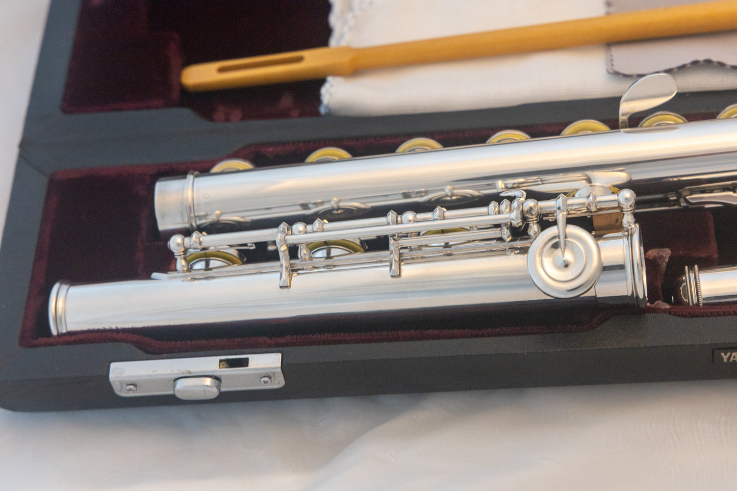 Yamaha YFL-684H (YFL-687H) All Silver Professional Flute *Open-hole *Inline-G *Low-B *Made in Japan *Cleaned & Serviced