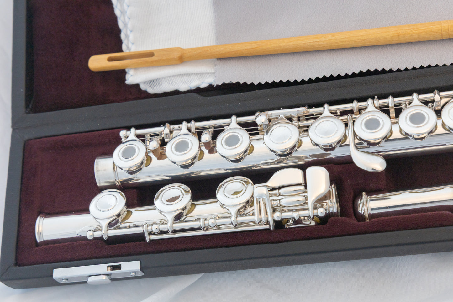 Yamaha YFL-481H All Silver Intermediate Flute *Open-hole *B-foot *Cleaned & Serviced