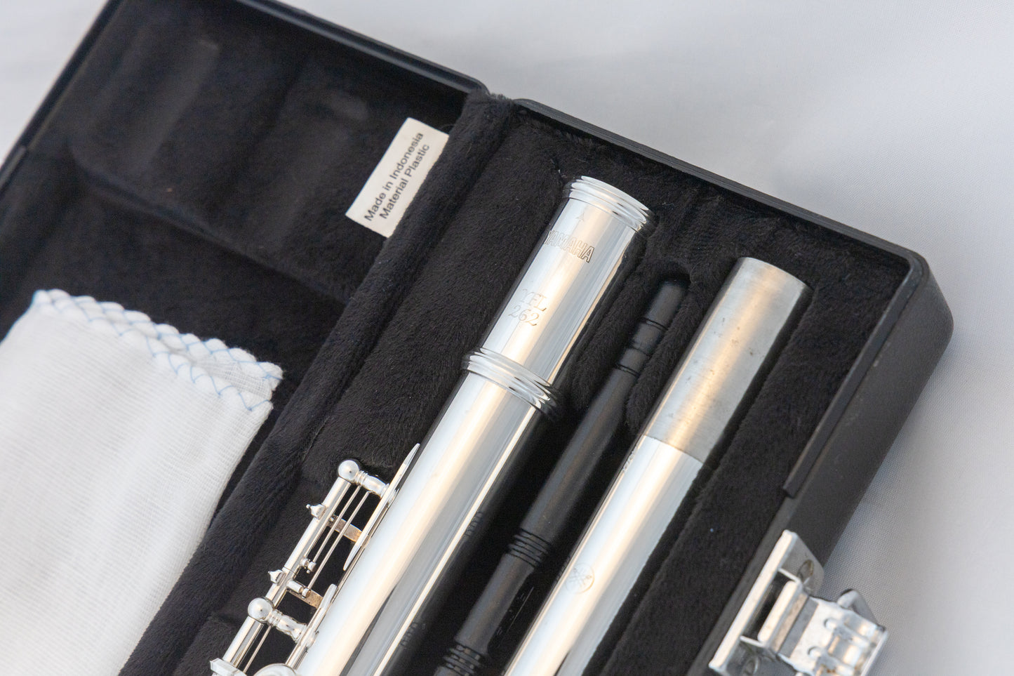 Yamaha YFL-262 Silver-plated Open-hole Intermediate Flute *Overhauled New Pads