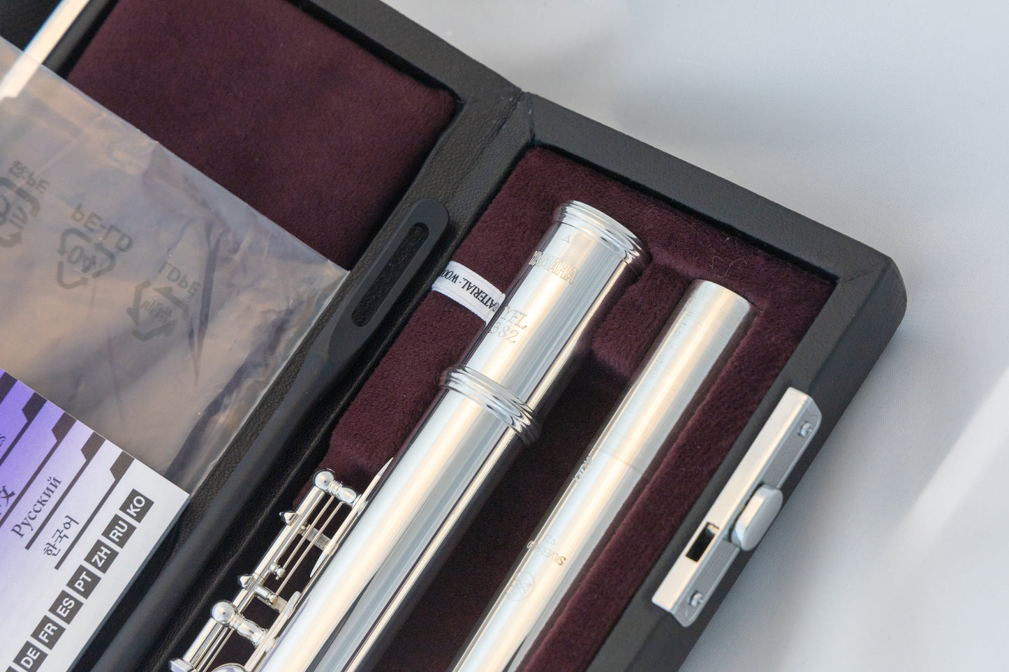 Yamaha YFL-382 Intermediate Open-hole Flute *Silver Headjoint *Cleaned & Serviced