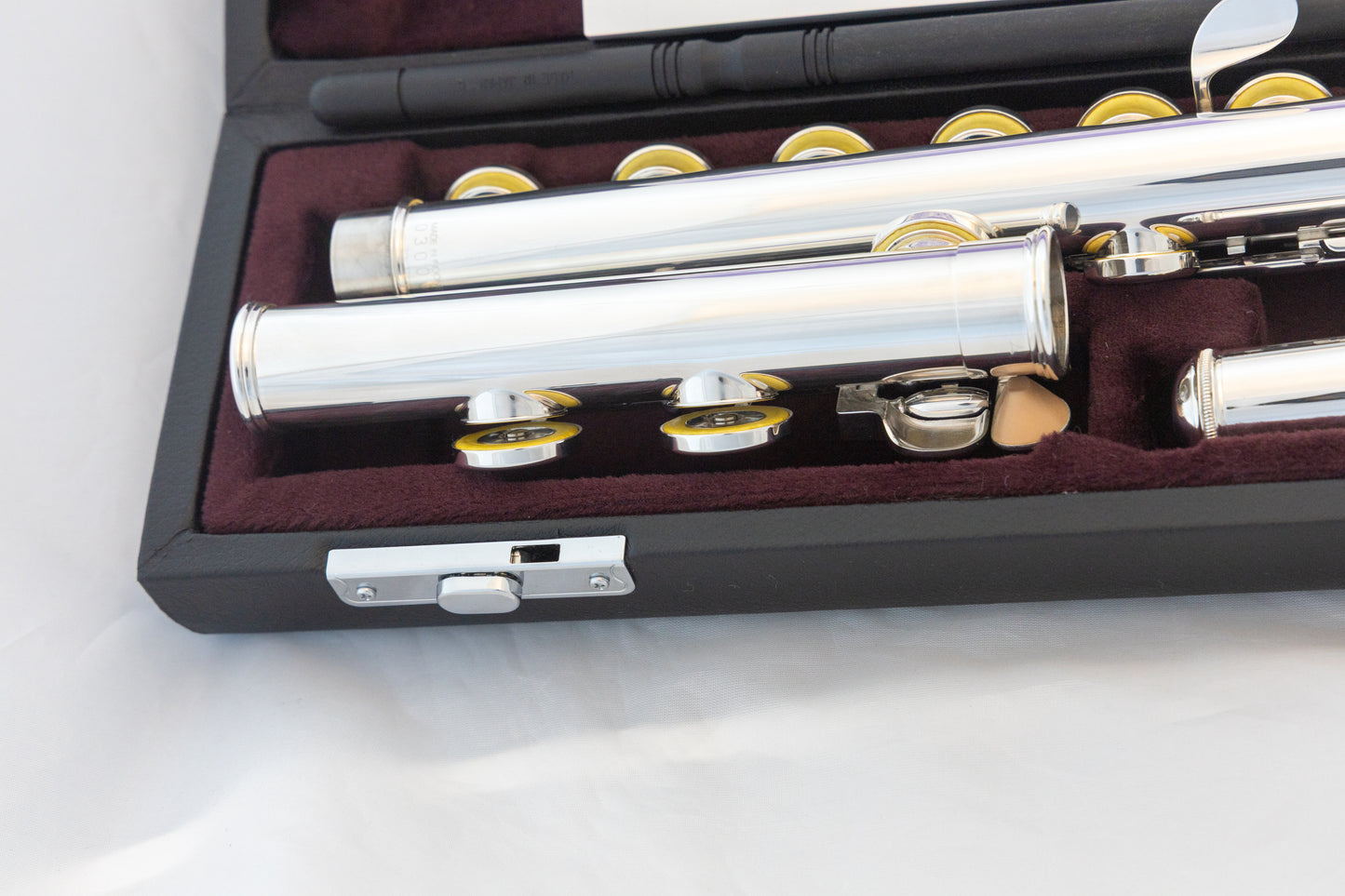 Yamaha YFL-382 Intermediate Open-hole Flute *Silver Headjoint *Cleaned & Serviced