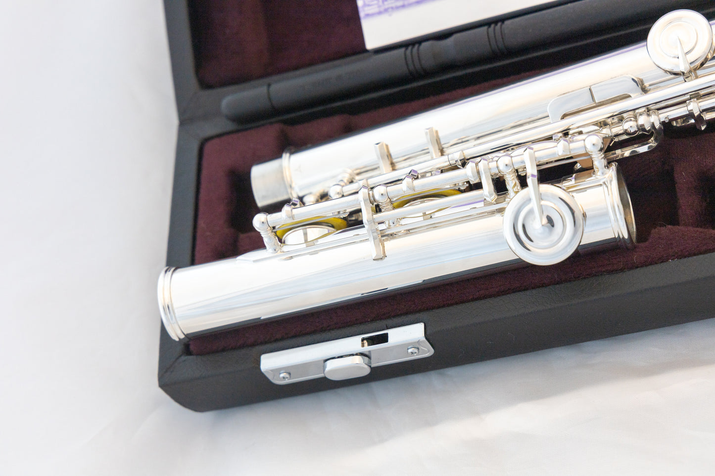 Yamaha YFL-382 Intermediate Open-hole Flute *Silver Headjoint *Cleaned & Serviced