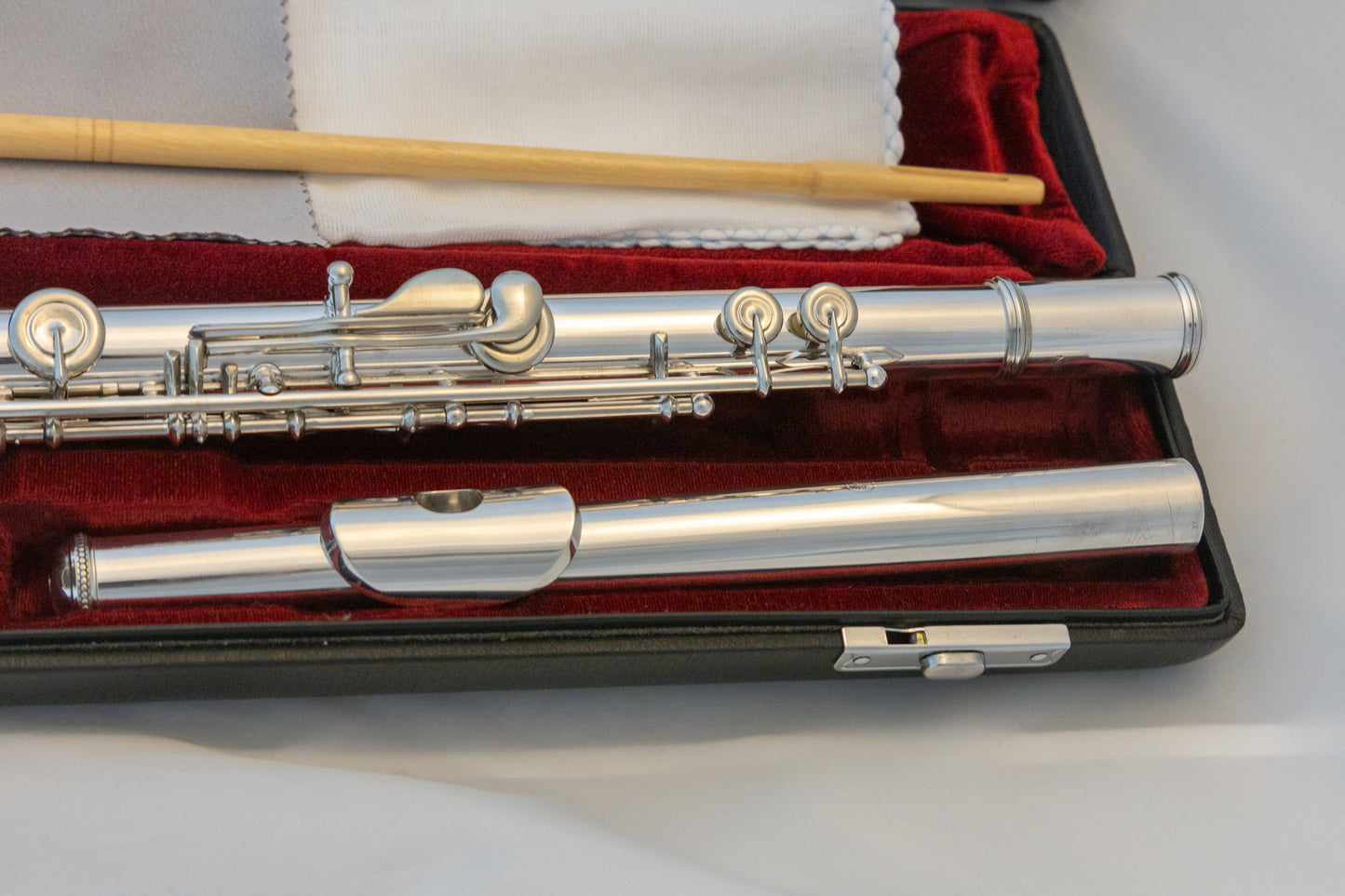Yamaha YFL-581H (now 687H) Professional Flute All Silver Open-hole *Made in Japan *Cleaned & Serviced