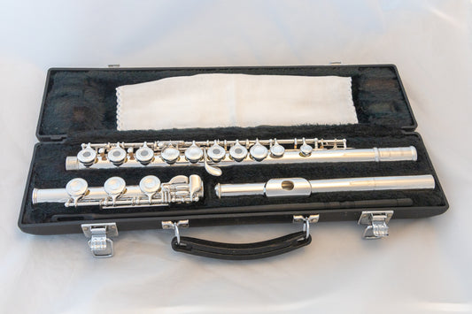 Yamaha YFL-381H Intermediate Open-hole Flute *Silver Headjoint *Made in Japan *Low-B *Cleaned & Serviced