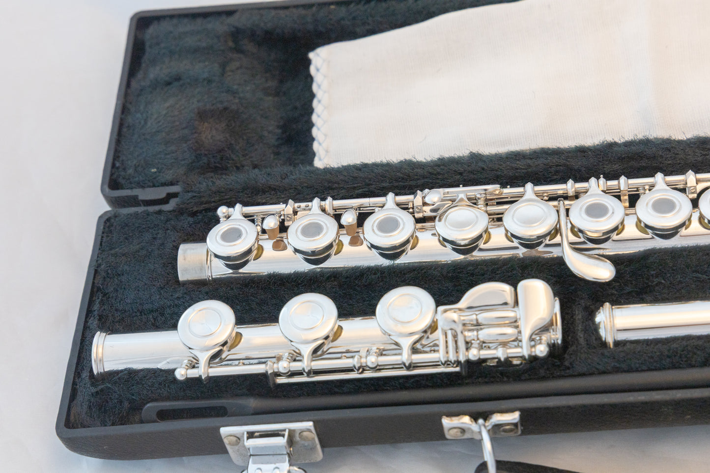 Yamaha YFL-381H Intermediate Open-hole Flute *Silver Headjoint *Made in Japan *Low-B *Cleaned & Serviced