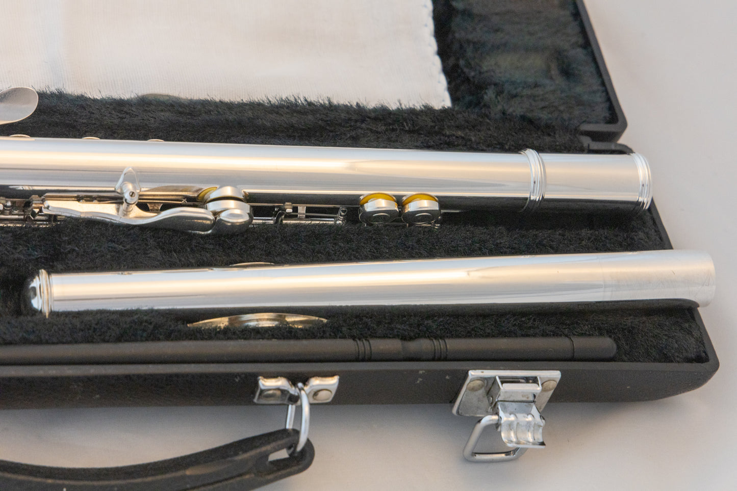 Yamaha YFL-381H Intermediate Open-hole Flute *Silver Headjoint *Made in Japan *Low-B *Cleaned & Serviced