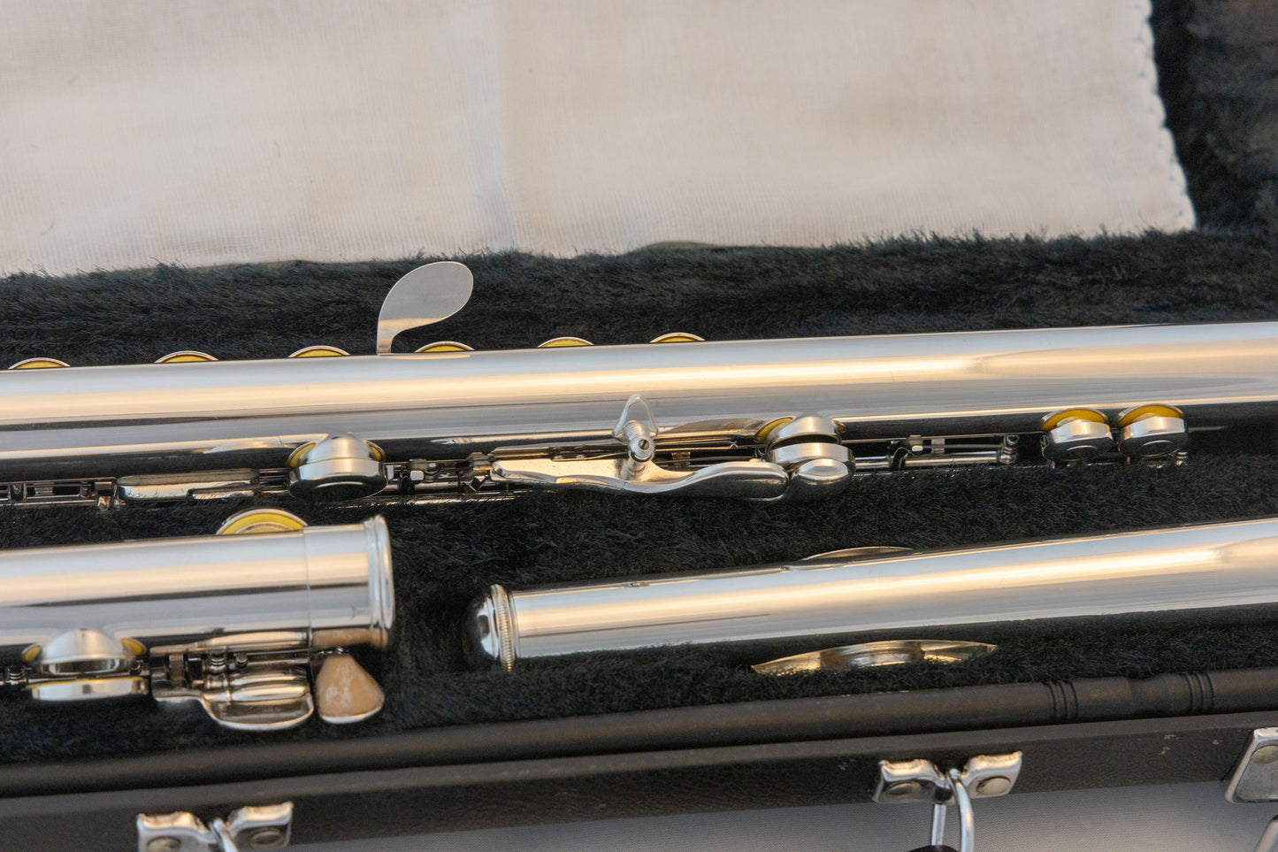 Yamaha YFL-381H Intermediate Open-hole Flute *Silver Headjoint *Made in Japan *Low-B *Cleaned & Serviced