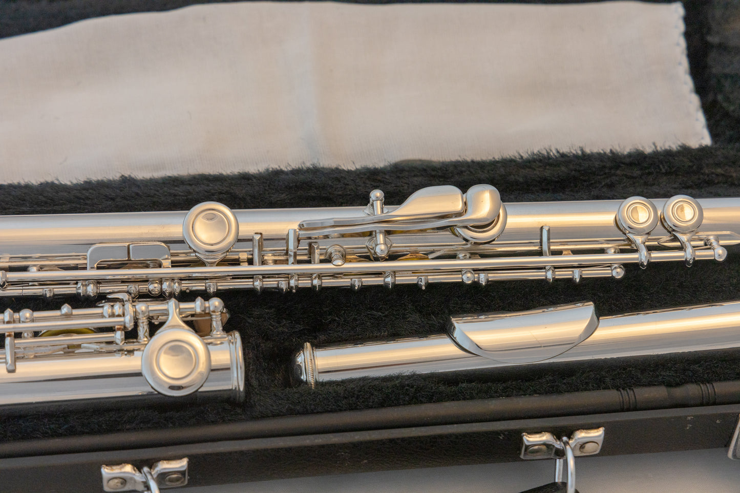Yamaha YFL-381H Intermediate Open-hole Flute *Silver Headjoint *Made in Japan *Low-B *Cleaned & Serviced