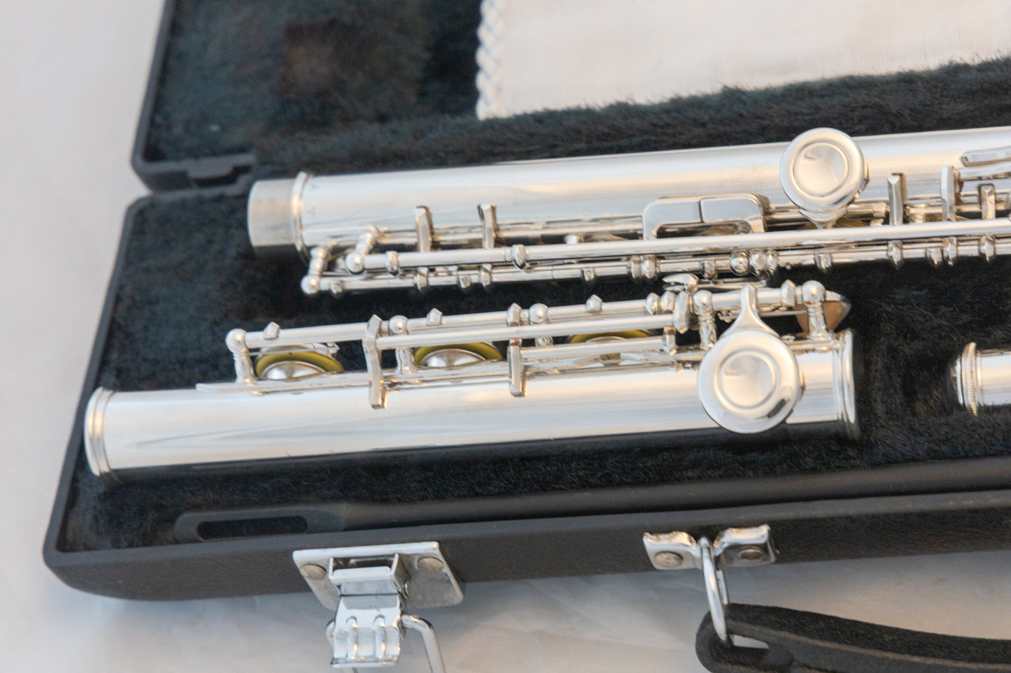 Yamaha YFL-381H Intermediate Open-hole Flute *Silver Headjoint *Made in Japan *Low-B *Cleaned & Serviced