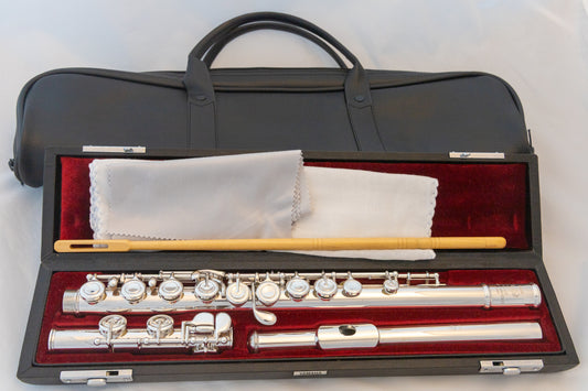 Yamaha YFL-451 Intermediate Flute *All silver *Made in Japan *Cleaned & Serviced