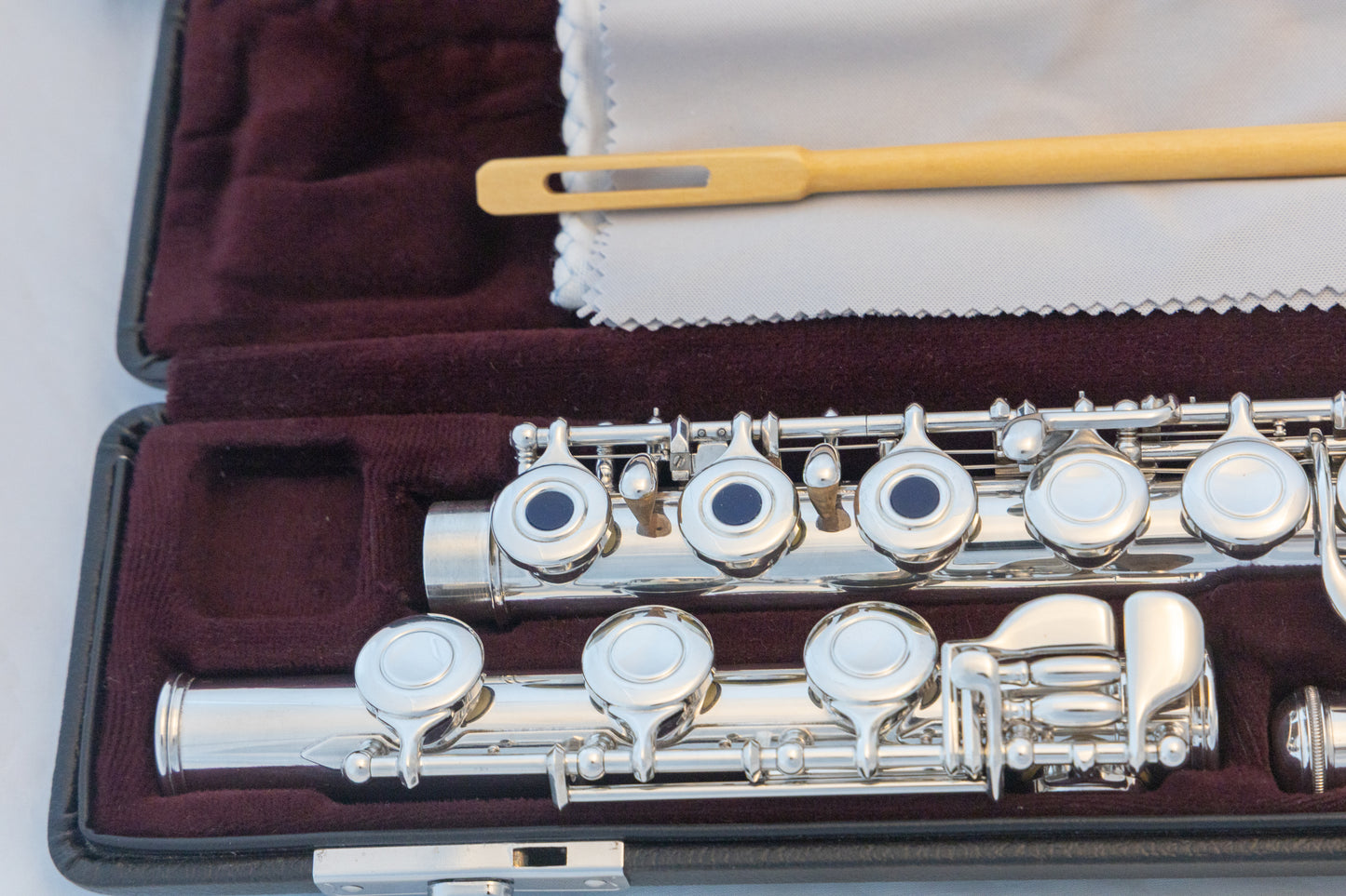 Yamaha YFL-481H All Silver Intermediate Flute *Open-hole *B-foot *Made in Japan *Cleaned & Serviced