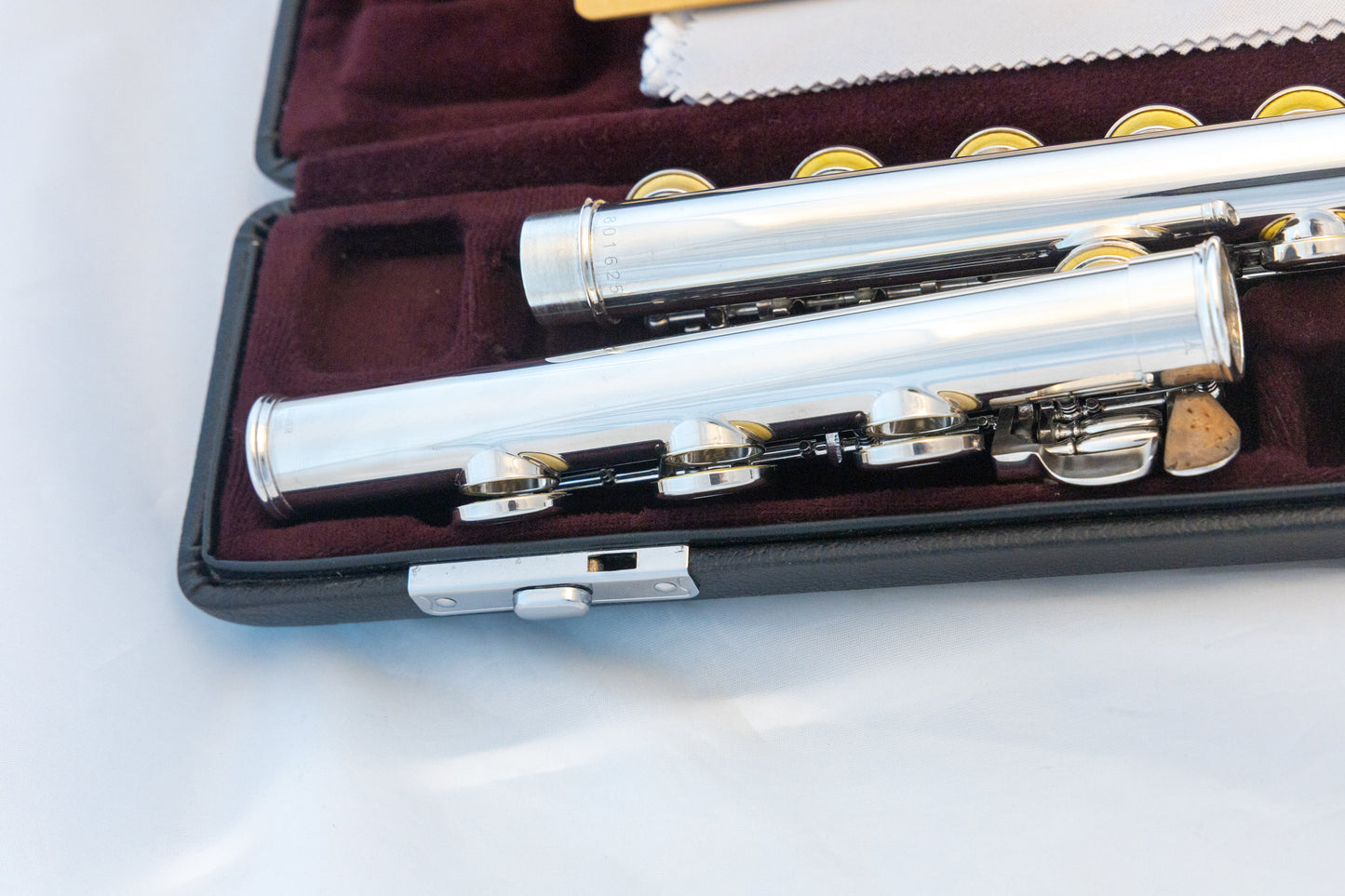Yamaha YFL-481H All Silver Intermediate Flute *Open-hole *B-foot *Made in Japan *Cleaned & Serviced