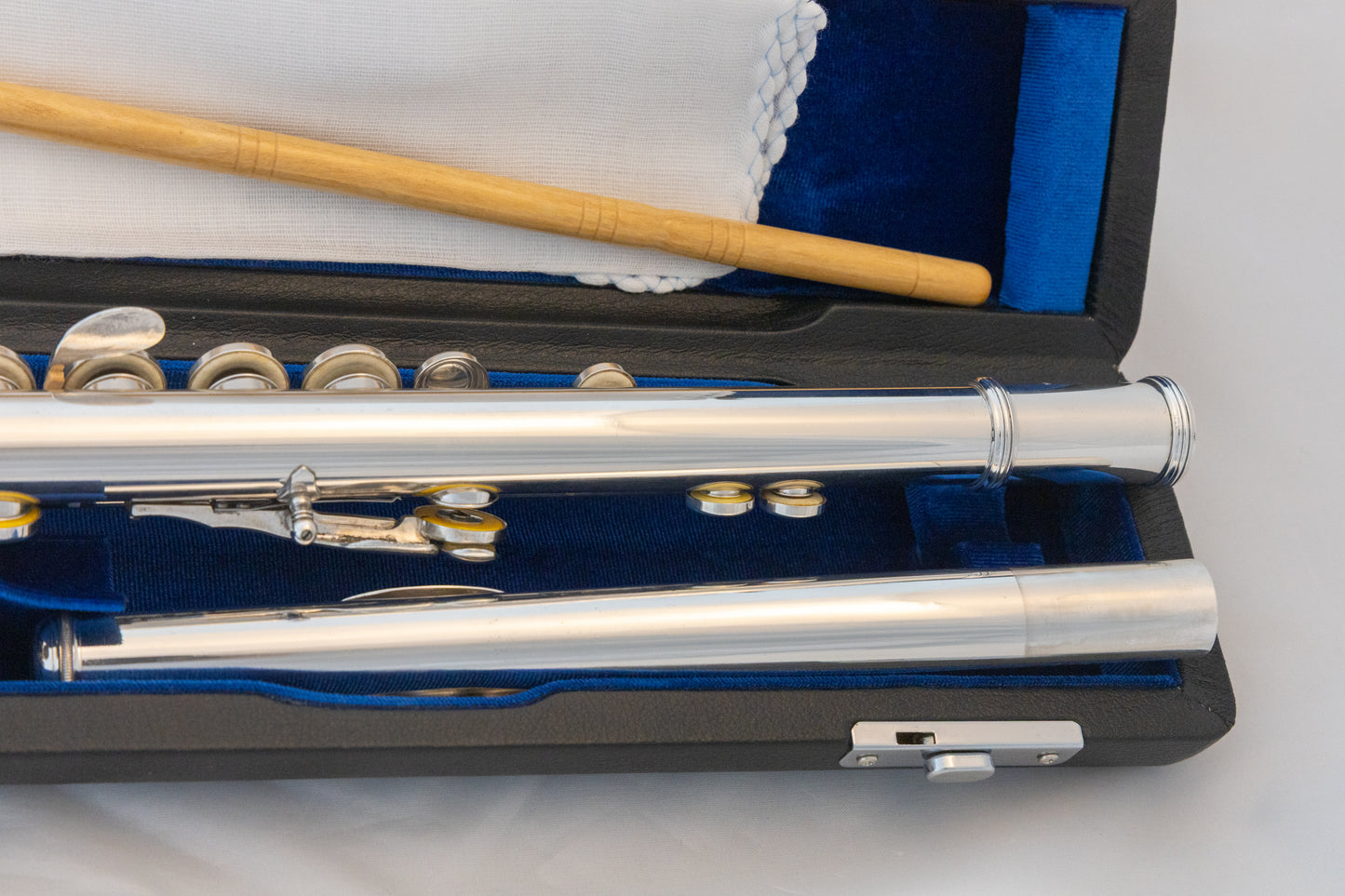 Yamaha YFL-481H All Silver Intermediate Flute *Open-hole *B-foot *Made in Japan *Cleaned & Serviced