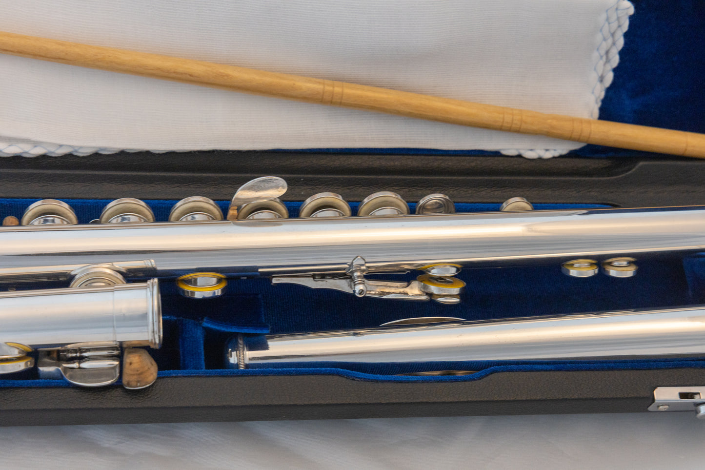 Yamaha YFL-481H All Silver Intermediate Flute *Open-hole *B-foot *Made in Japan *Cleaned & Serviced