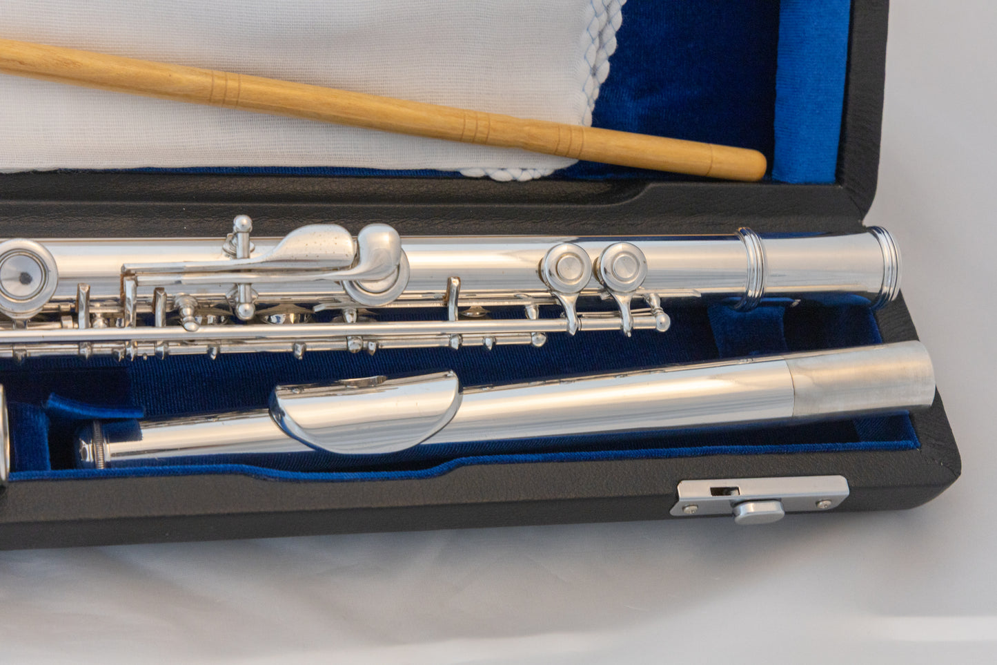 Yamaha YFL-481H All Silver Intermediate Flute *Open-hole *B-foot *Made in Japan *Cleaned & Serviced