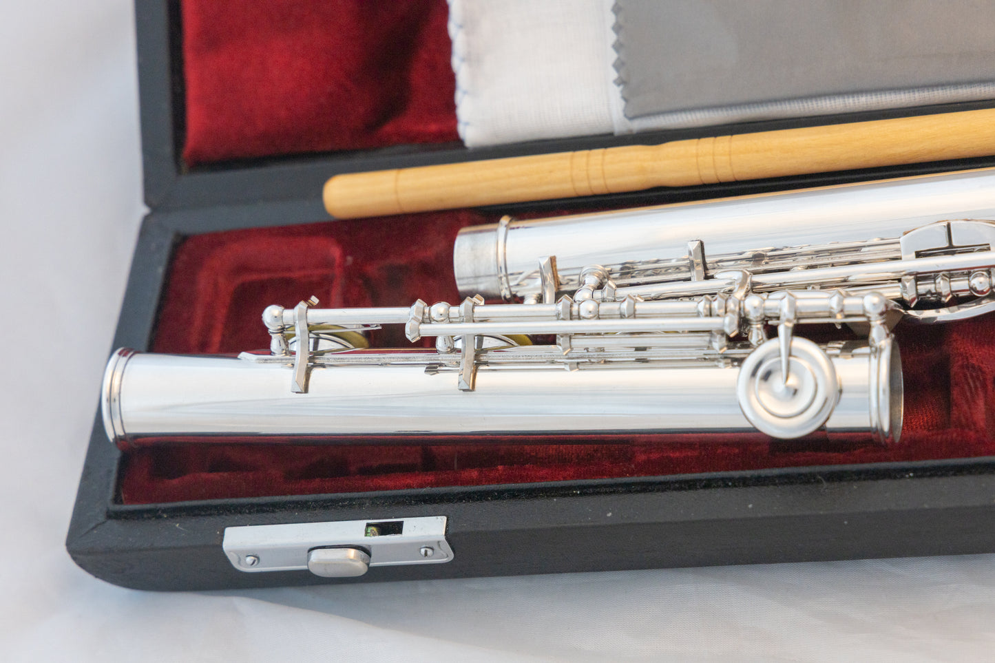 Yamaha YFL-581H (now 687H) Professional Flute All Silver Open-hole *Made in Japan *Cleaned & Serviced
