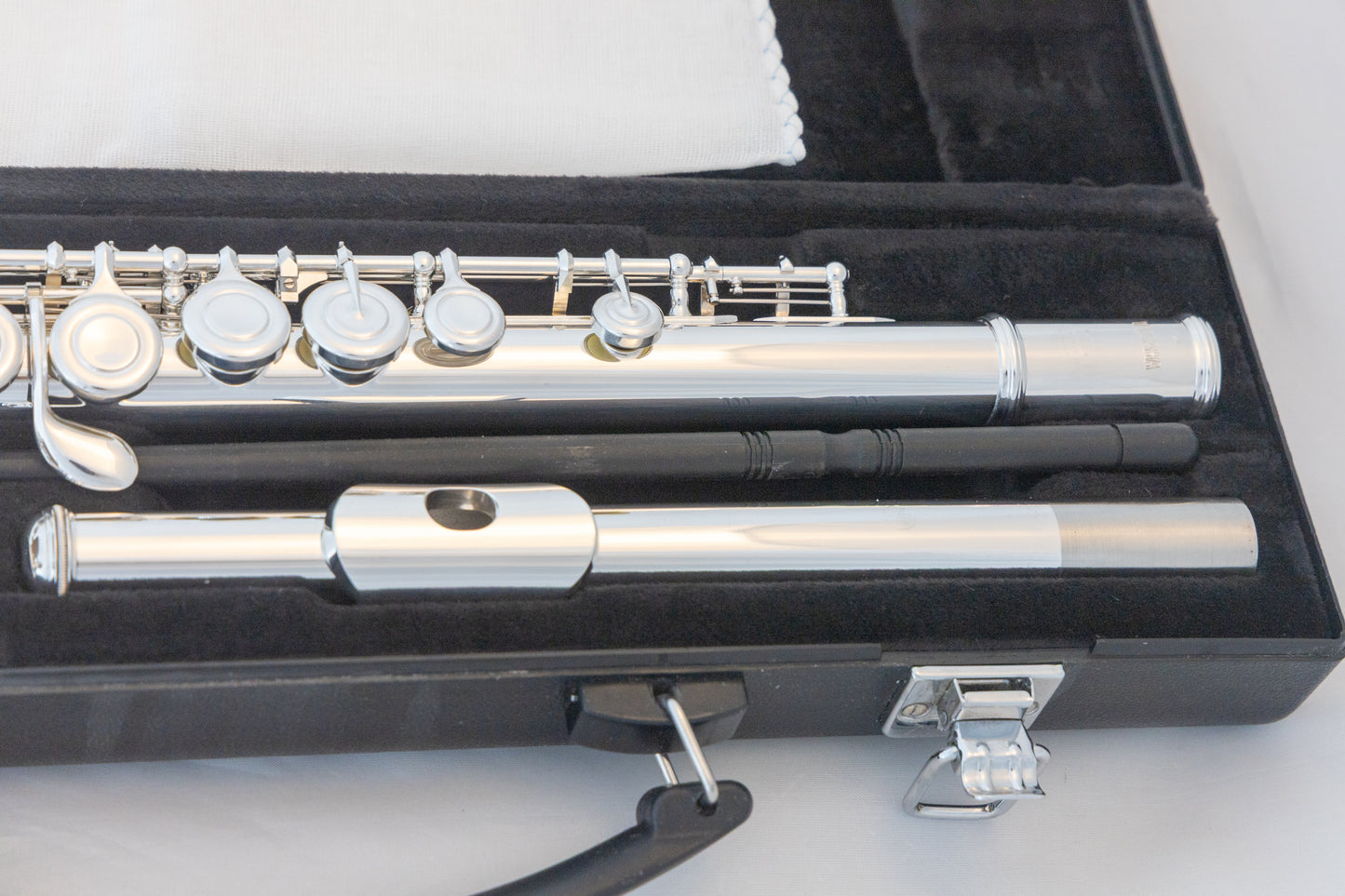 Yamaha YFL-222 Standard Silver-plated Flute *Cleaned & Serviced *Ready to play