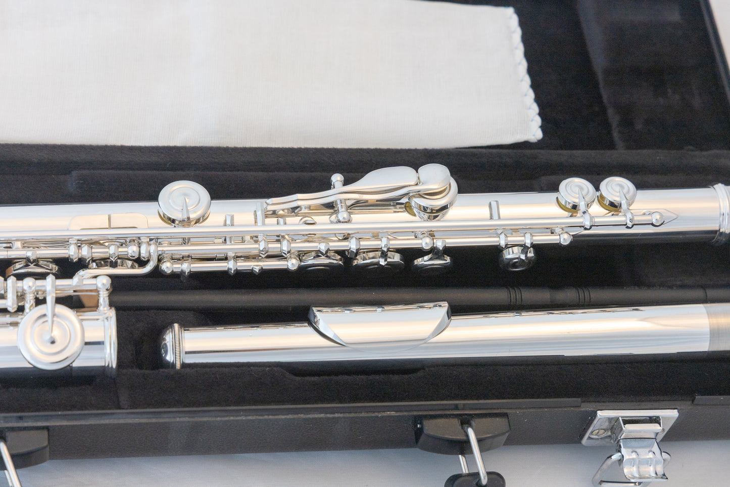 Yamaha YFL-222 Standard Silver-plated Flute *Cleaned & Serviced *Ready to play