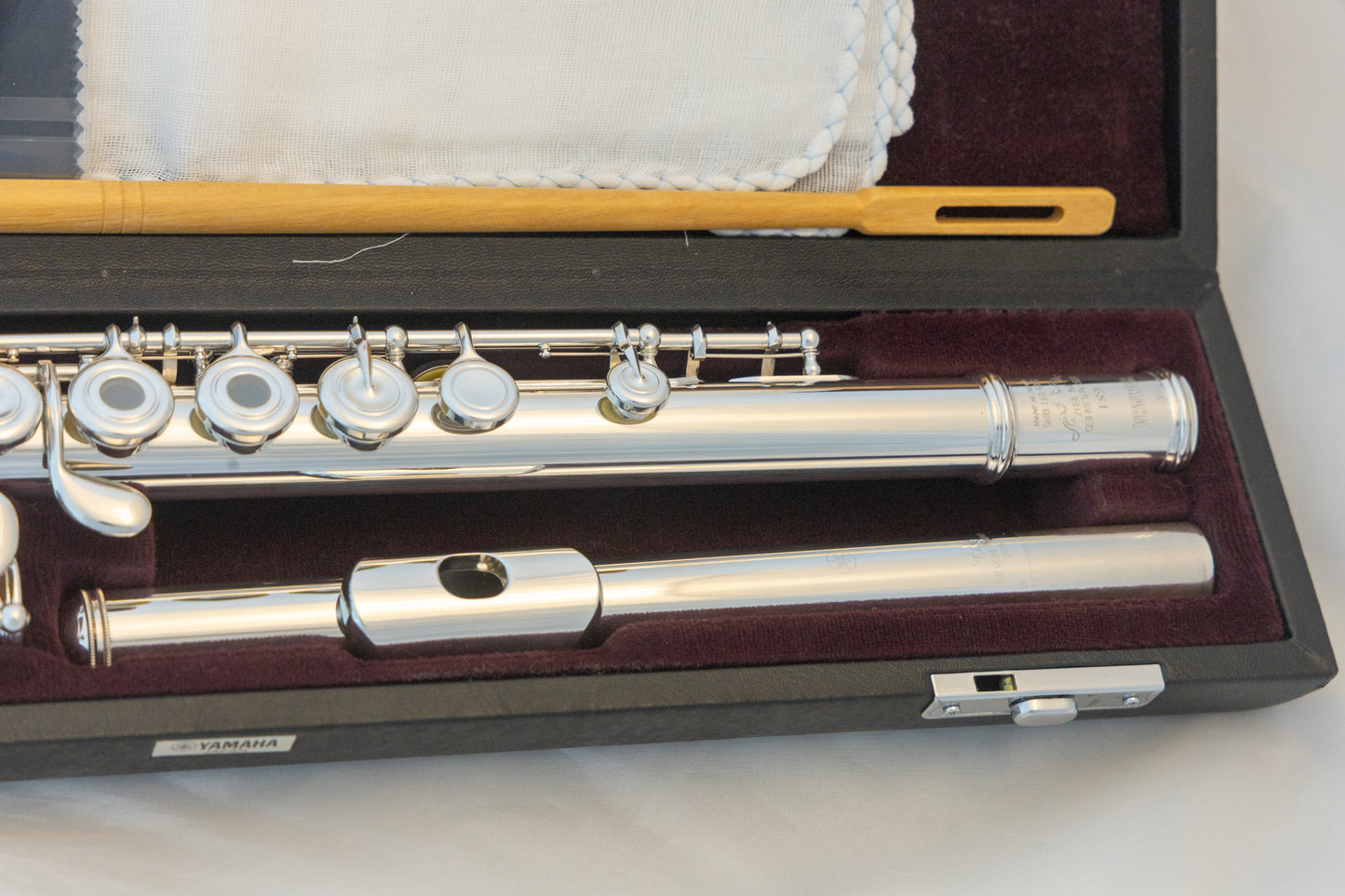 Yamaha YFL-684H (YFL-687H) All Silver Professional Flute *Open-hole *Inline-G *Low-B *Made in Japan *Cleaned & Serviced