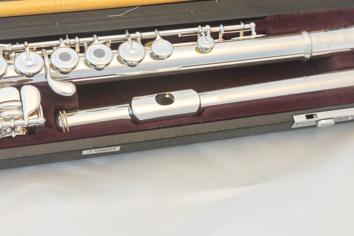 Yamaha YFL-684H (YFL-687H) All Silver Professional Flute *Open-hole *Inline-G *Low-B *Made in Japan *Cleaned & Serviced