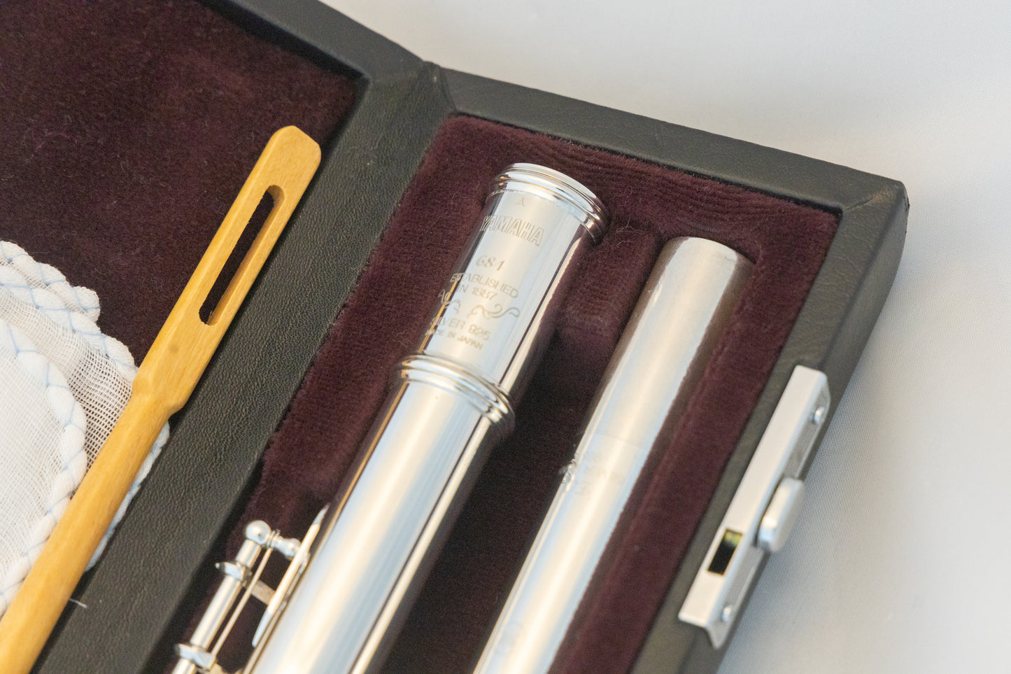 Yamaha YFL-684H (YFL-687H) All Silver Professional Flute *Open-hole *Inline-G *Low-B *Made in Japan *Cleaned & Serviced