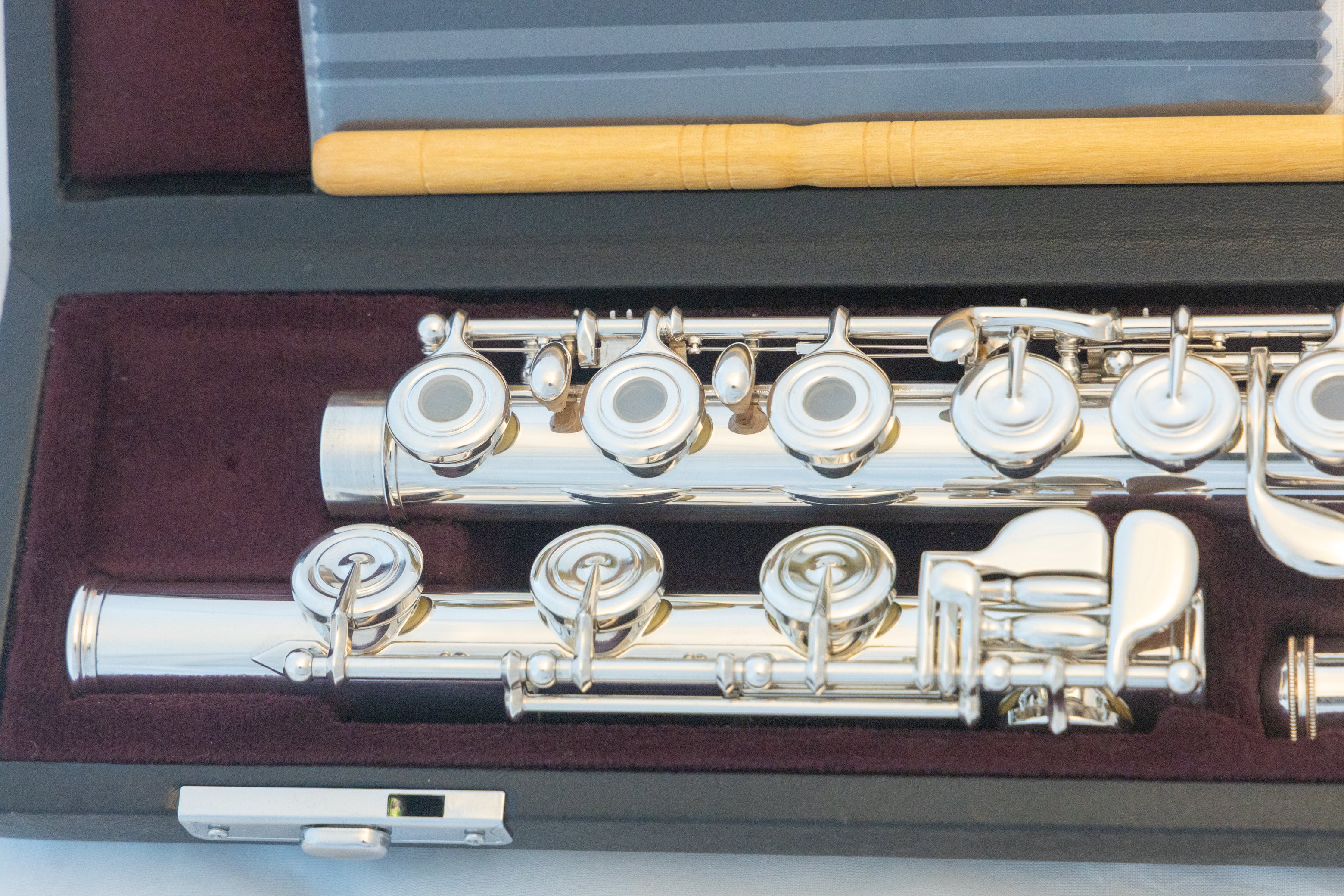 Yamaha YFL-684H (YFL-687H) All Silver Professional Flute *Open