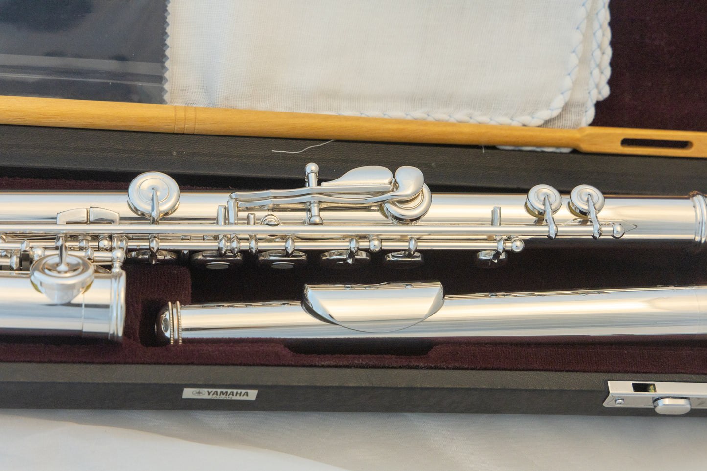 Yamaha YFL-684H (YFL-687H) All Silver Professional Flute *Open-hole *Inline-G *Low-B *Made in Japan *Cleaned & Serviced