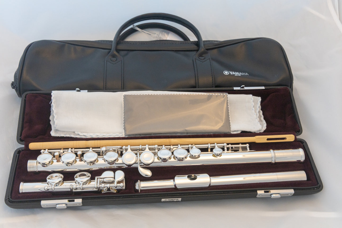 Yamaha YFL-421 Intermediate Flute *All silver *Made in Japan *Cleaned & Serviced