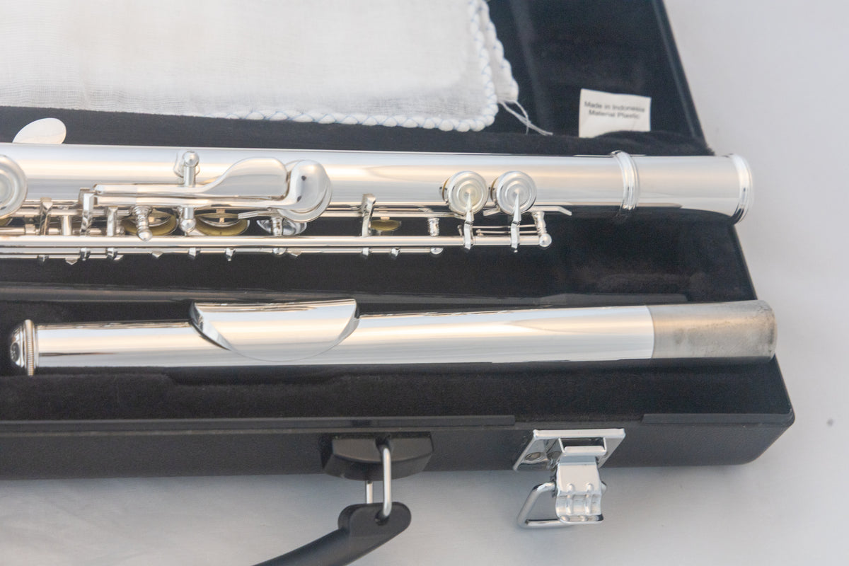 Yamaha YFL-222 Standard Silver-plated Flute *Cleaned & Serviced *Ready to play