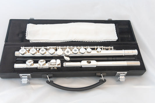 Yamaha YFL-261 Silver-plated Open-Hole Standard Flute *Cleaned & Serviced