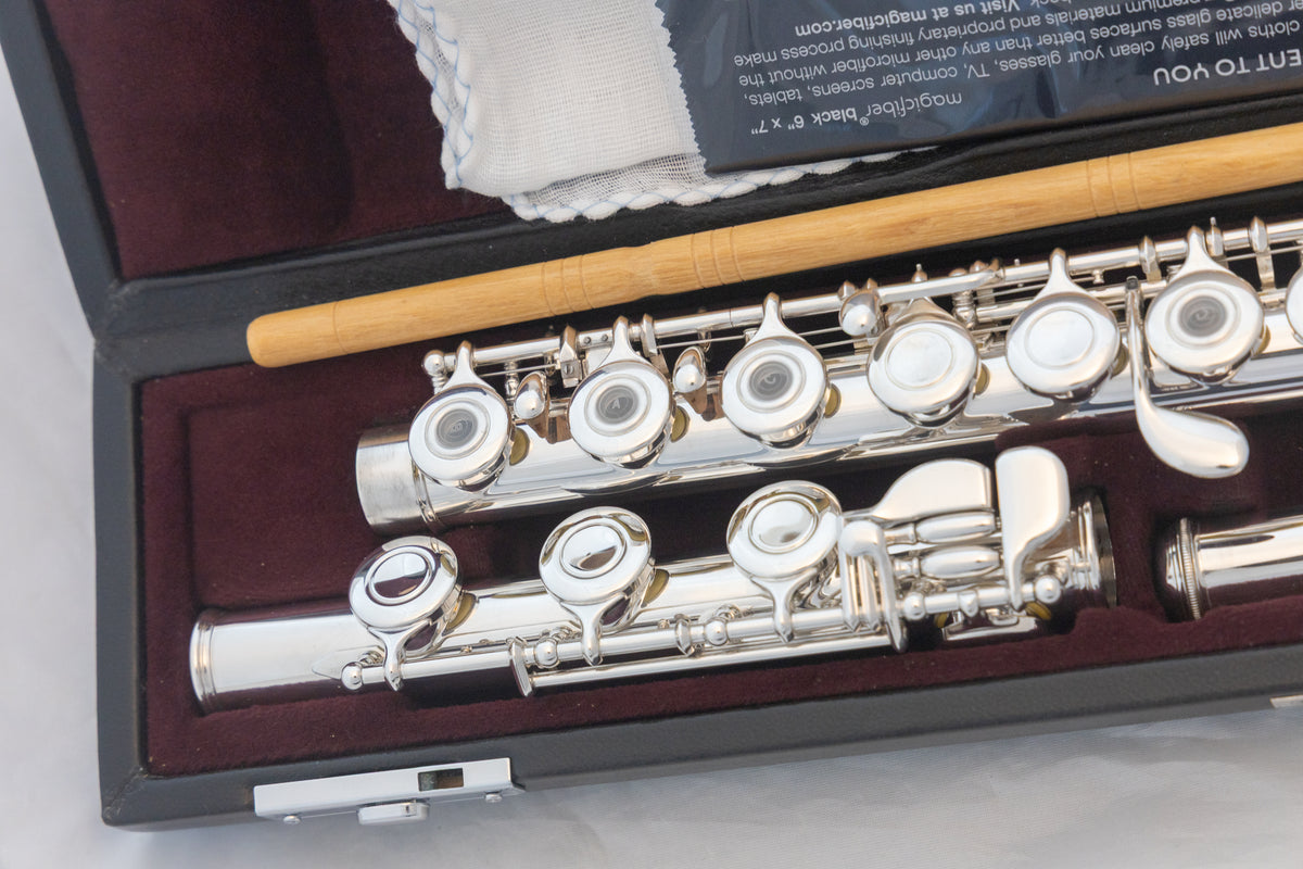 Yamaha YFL-481H All Silver Intermediate Flute *Open-hole *B-foot *Made in Japan *Cleaned & Serviced