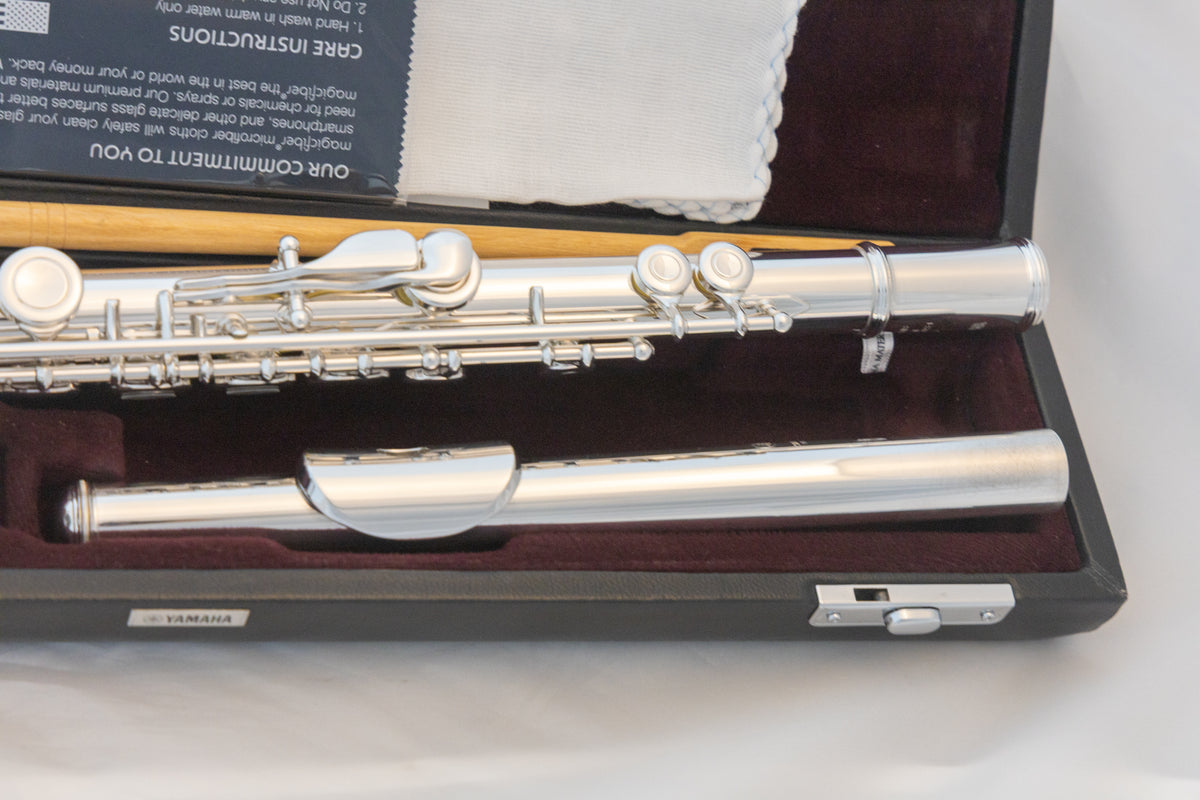 Yamaha YFL-481H All Silver Intermediate Flute *Open-hole *B-foot *Made in Japan *Cleaned & Serviced