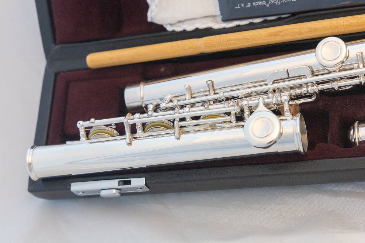 Yamaha YFL-481H All Silver Intermediate Flute *Open-hole *B-foot *Made in Japan *Cleaned & Serviced