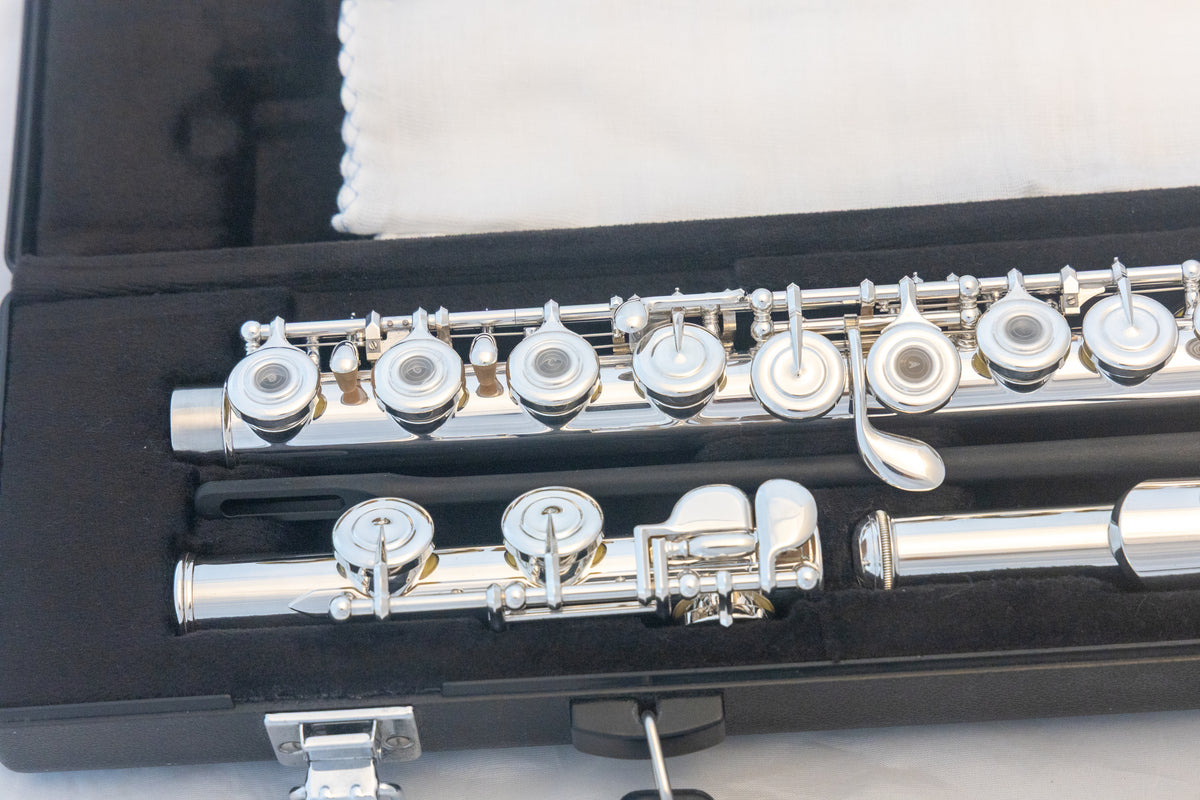 Yamaha YFL-262 Silver-plated Open-hole Intermediate Flute *Cleaned & Serviced *Ready to play