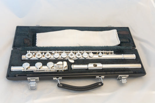 Yamaha YFL-381H Intermediate Open-hole Flute *Silver Headjoint *Made in Japan *Low-B *Cleaned & Serviced
