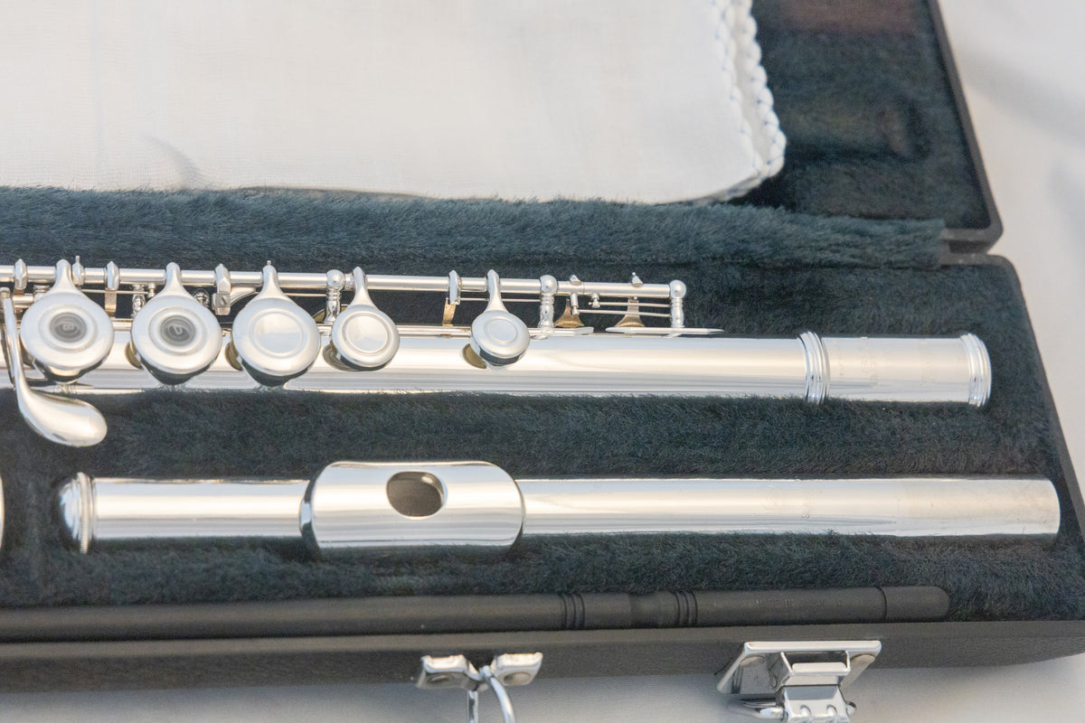 Yamaha YFL-381H Intermediate Open-hole Flute *Silver Headjoint *Made in Japan *Low-B *Cleaned & Serviced