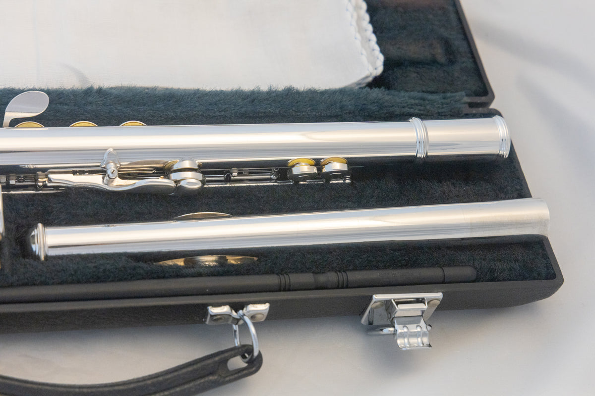 Yamaha YFL-381H Intermediate Open-hole Flute *Silver Headjoint *Made in Japan *Low-B *Cleaned & Serviced