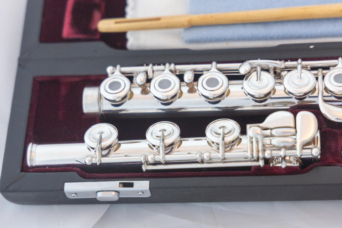 Yamaha YFL-684H Professional Flute All Silver, Open-hole Inline-G *Made in Japan *Cleaned & Serviced #031457