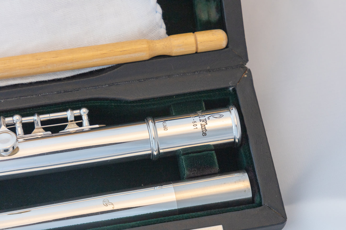 Pearl PF-501 Flute Silver-plated *Open-hole *Made in Japan *Cleaned & Serviced *Ready to play