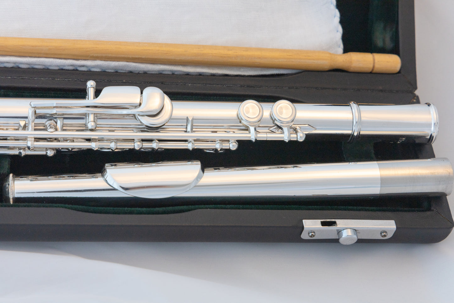 Pearl PF-501 Flute Silver-plated *Open-hole *Made in Japan *Cleaned & Serviced *Ready to play