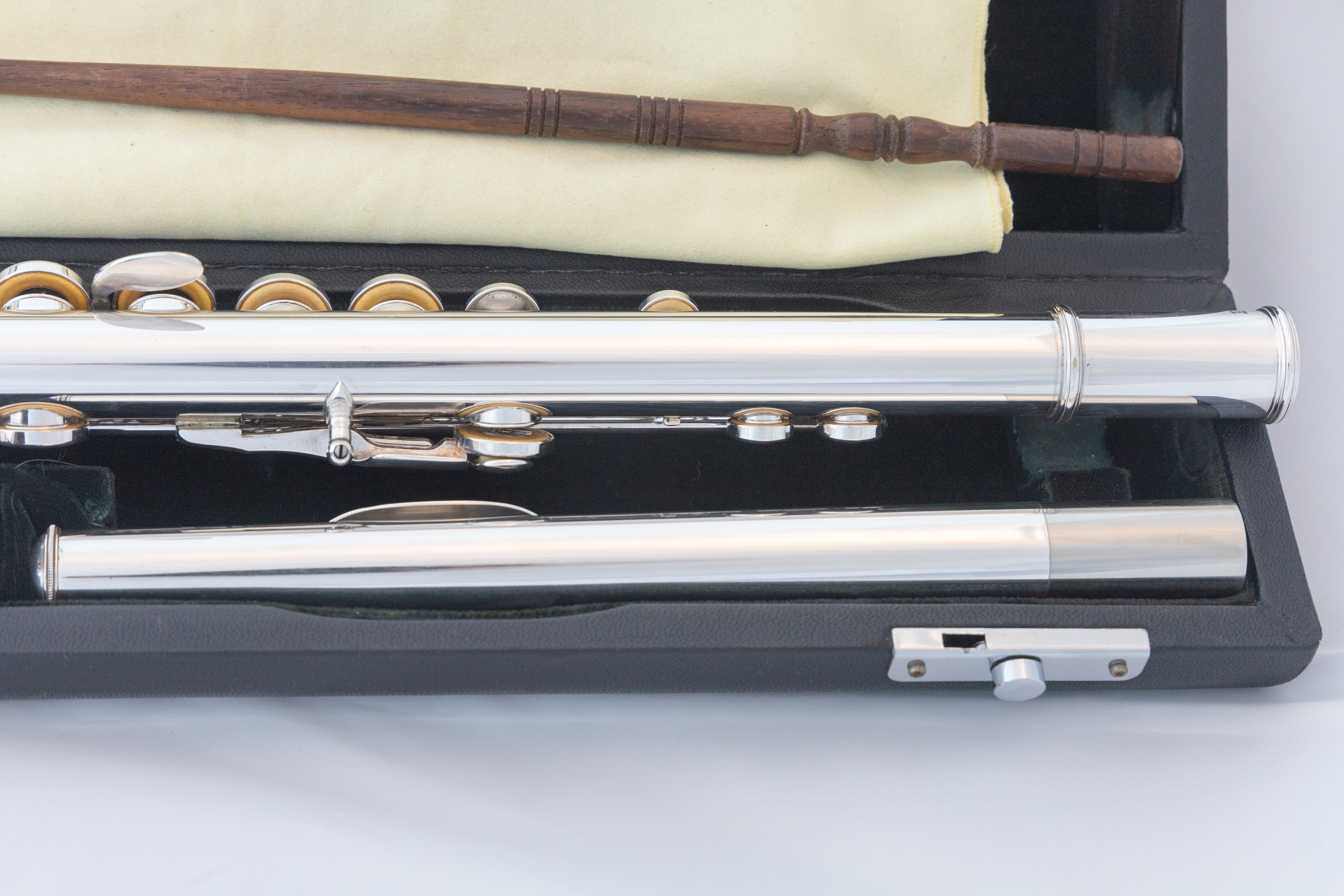 Pearl PF-521 Silver-plated Flute *Silver Lip-plate *Split-E *Made in Japan  *Cleaned & Serviced