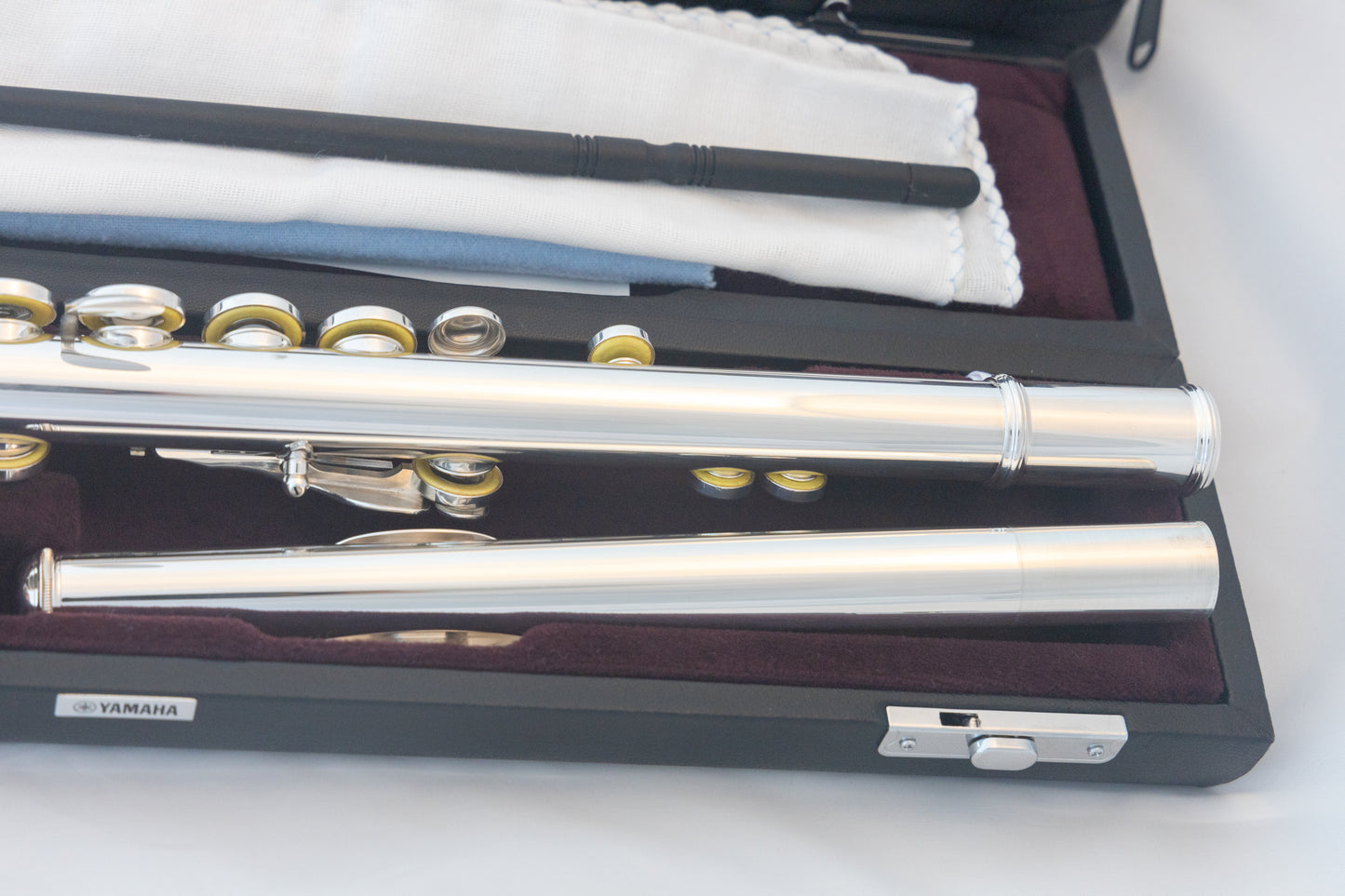 Yamaha YFL-362H Intermediate Flute *Open-hole *Silver headjoint *Low-B *Cleaned & Serviced #R40968