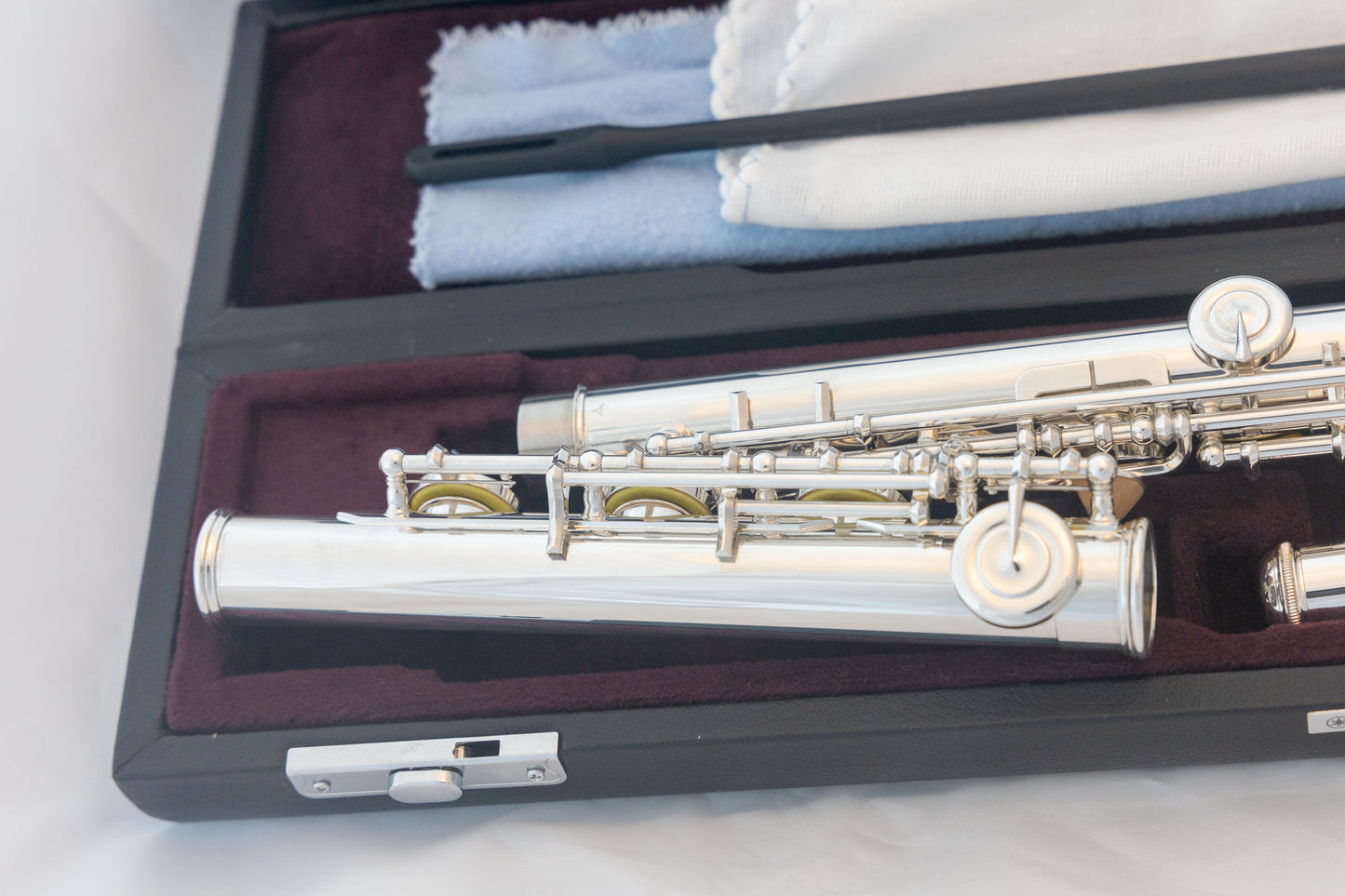 Yamaha YFL-362H Intermediate Flute *Open-hole *Silver headjoint *Low-B *Cleaned & Serviced #R40968