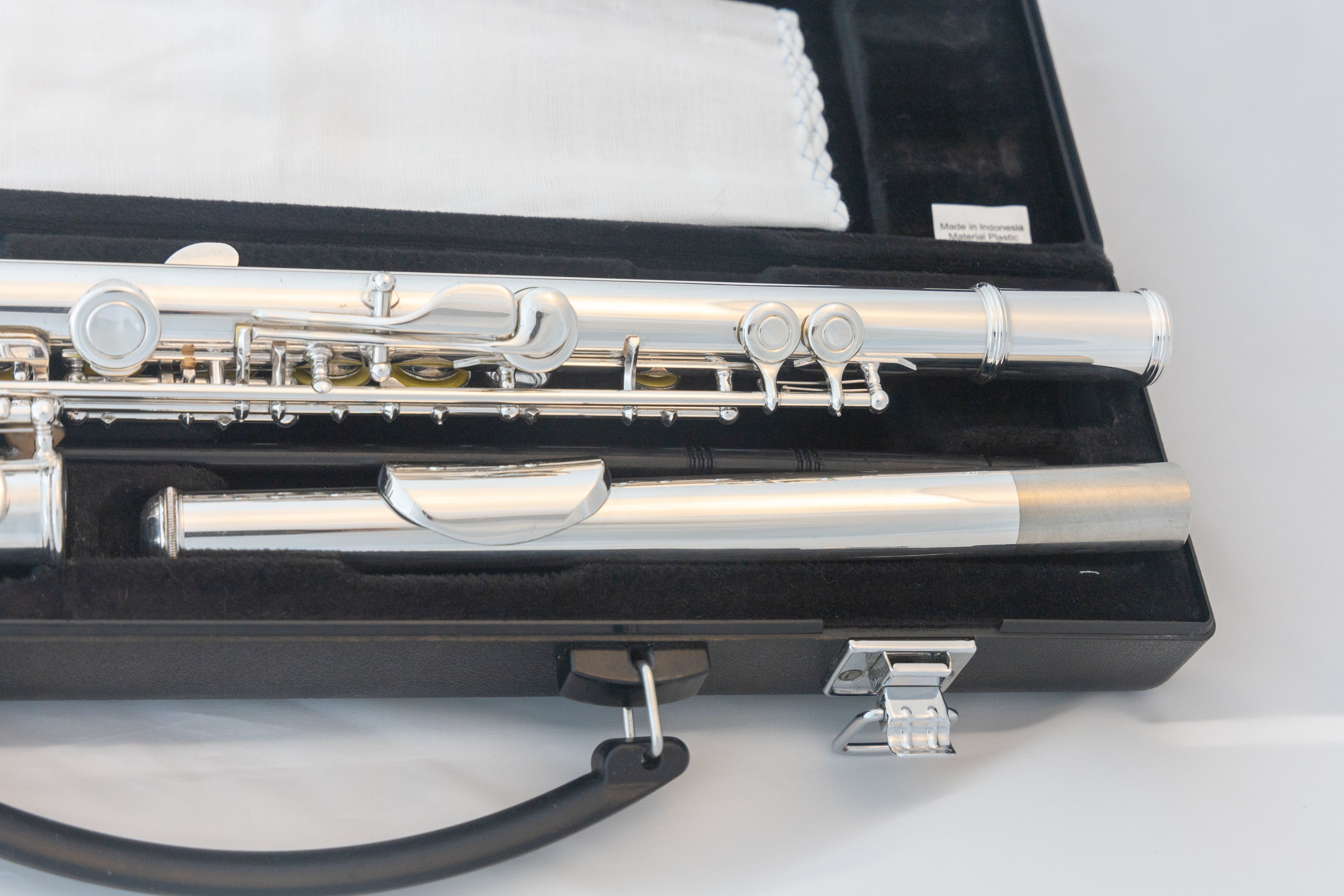 Yamaha YFL-261 Silver-plated Open-Hole Intermediate Flute *Cleaned &  Serviced #796004