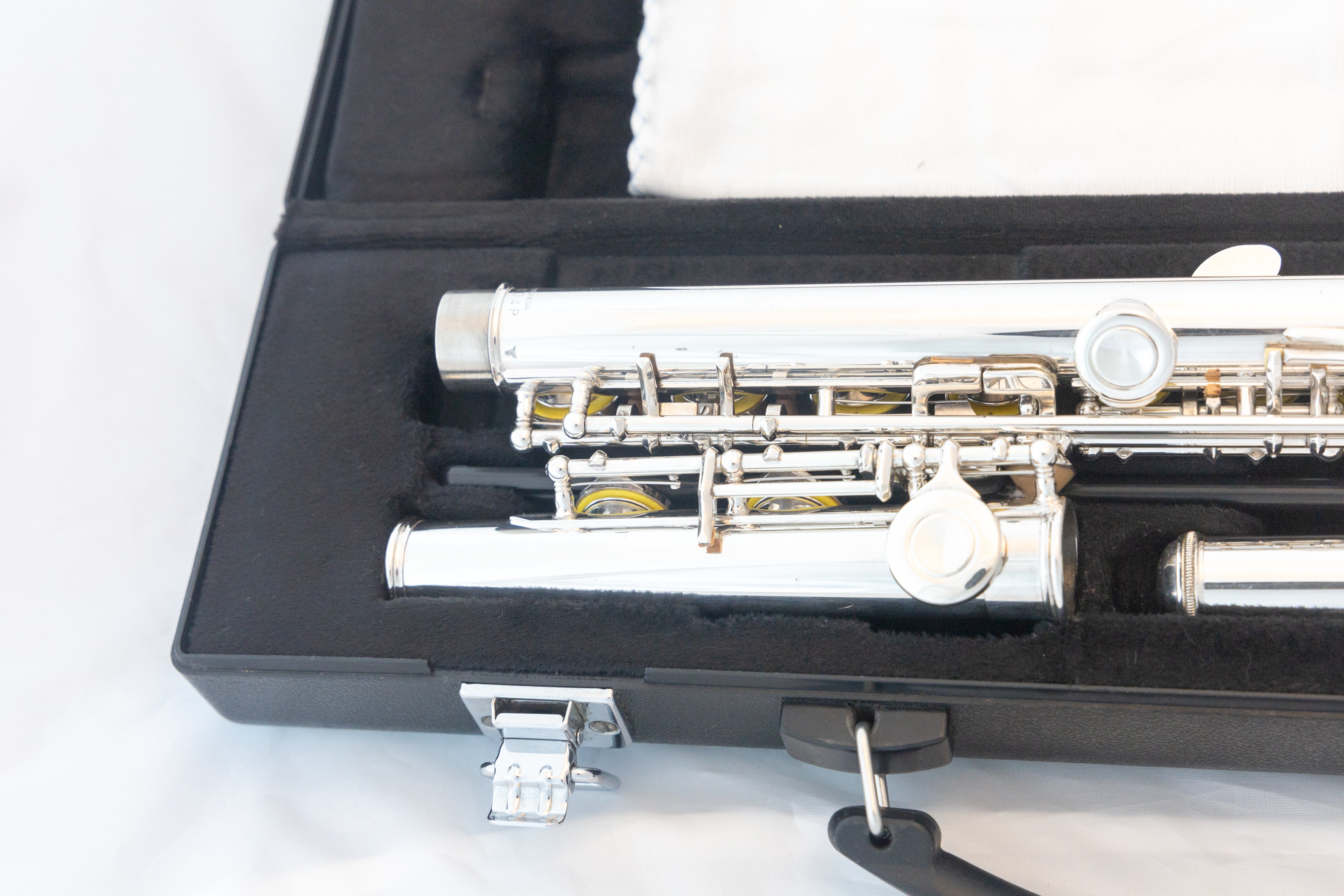 Yamaha YFL-261 Silver-plated Open-Hole Intermediate Flute *Cleaned &  Serviced #796004