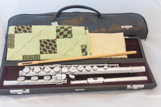 Yamaha YFL-574H Professional Flute Silver Head Open-hole Offset-G Split-E Low-B *Cleaned & Serviced