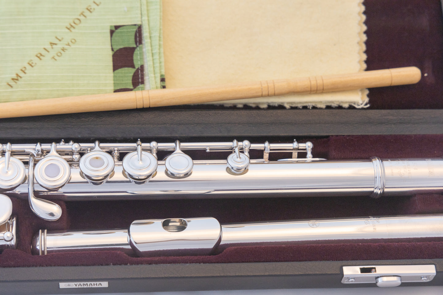 Yamaha YFL-574H Professional Flute Silver Head Open-hole Offset-G Split-E Low-B *Cleaned & Serviced