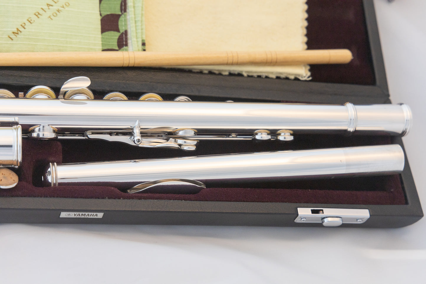 Yamaha YFL-574H Professional Flute Silver Head Open-hole Offset-G Split-E Low-B *Cleaned & Serviced