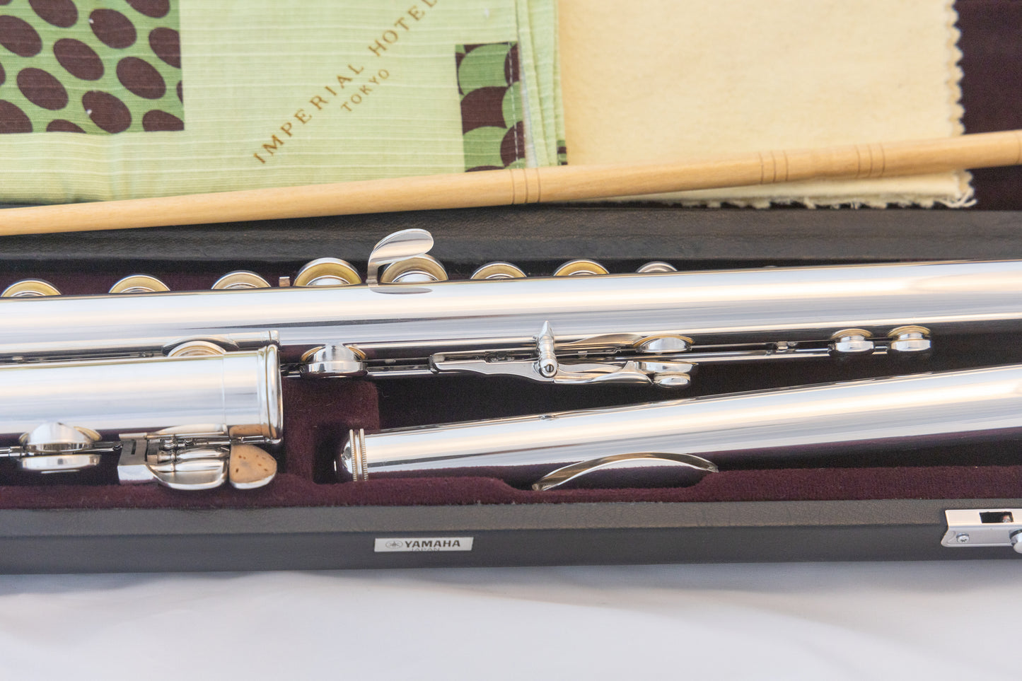 Yamaha YFL-574H Professional Flute Silver Head Open-hole Offset-G Split-E Low-B *Cleaned & Serviced